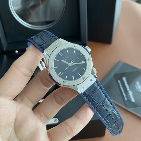 ウブロコピー時計正面デザイン